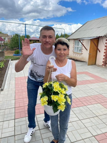 Коллектив Ровенской средней школы поздравляет с днем рождения ветерана педагогического труда Дудникову Наталью Борисовну! .