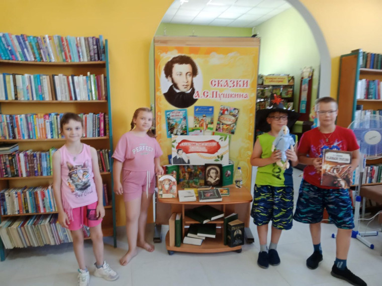 Летняя досуговая площадка.